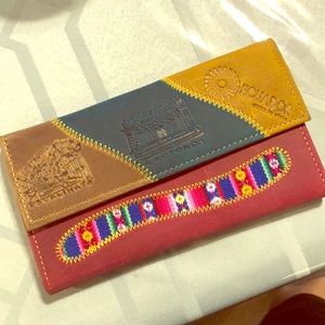 Wallet from Ecuador 2/15$